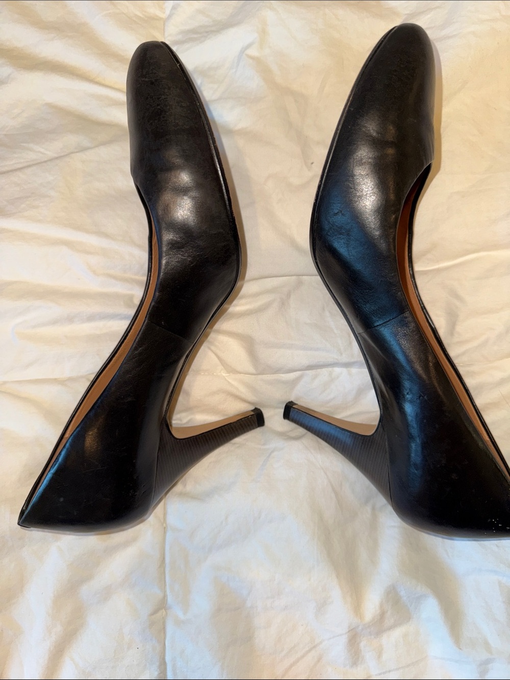 Clarks Black Leather Women's Classic Pumps - Picture 2 of 4